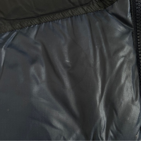 The North Face Black Puffer Jacket - Picture 7 of 7